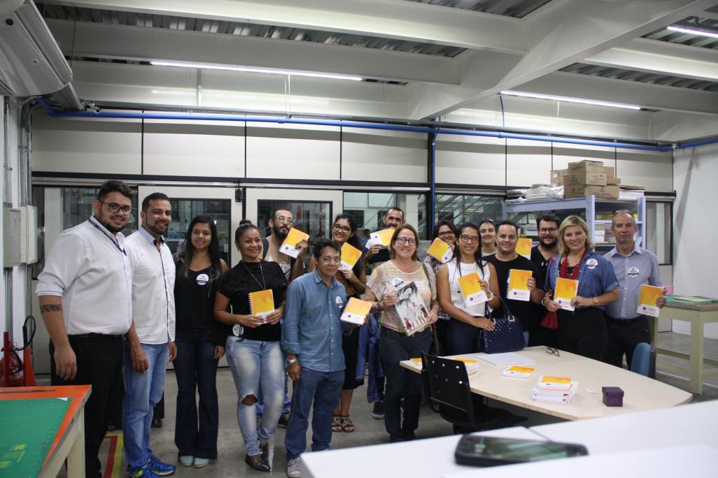 Gráfica JB  lança editor online de fotolivros