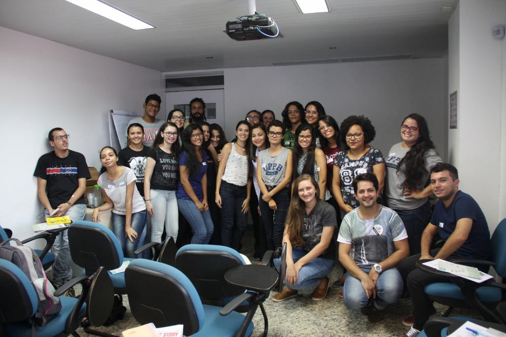 Estudantes de Psicologia visitam a JB