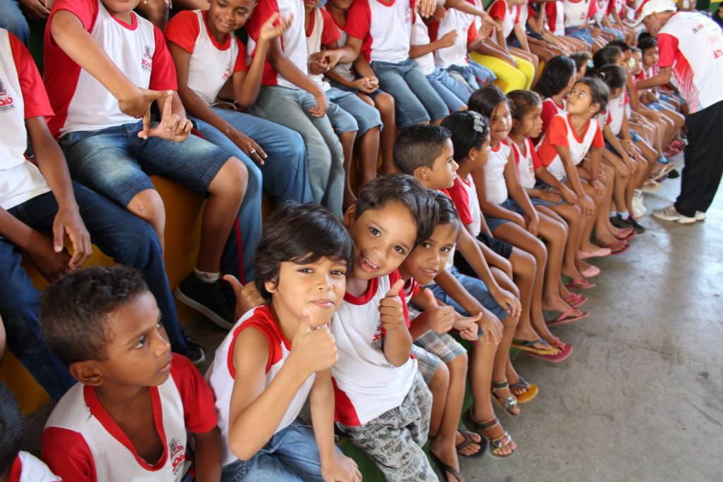 Gráfica JB mobiliza os seus colaboradores e realiza amigo doce com escola municipal