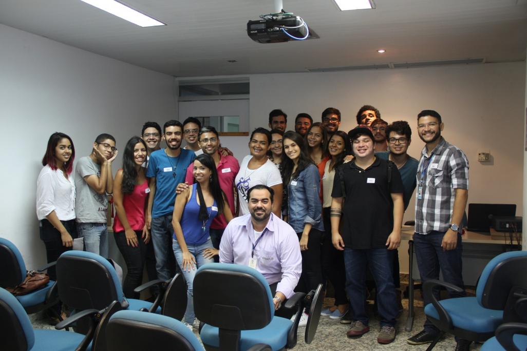 Alunos de jornalismo visitam a JB