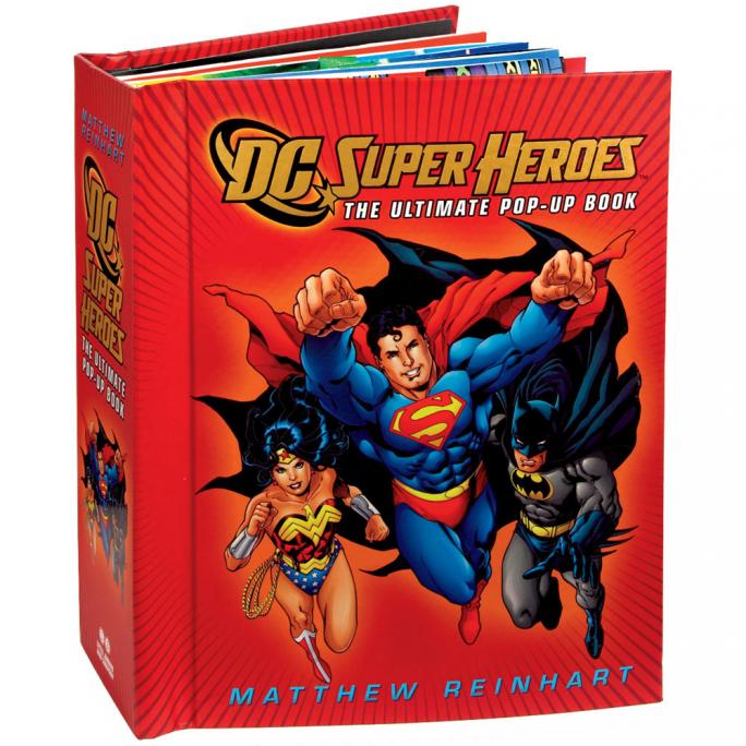 Livro com pop-ups em 3D relembra saga de Super-Heróis