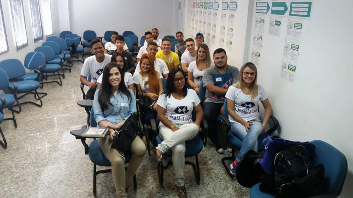 Alunos de administração visitam a JB