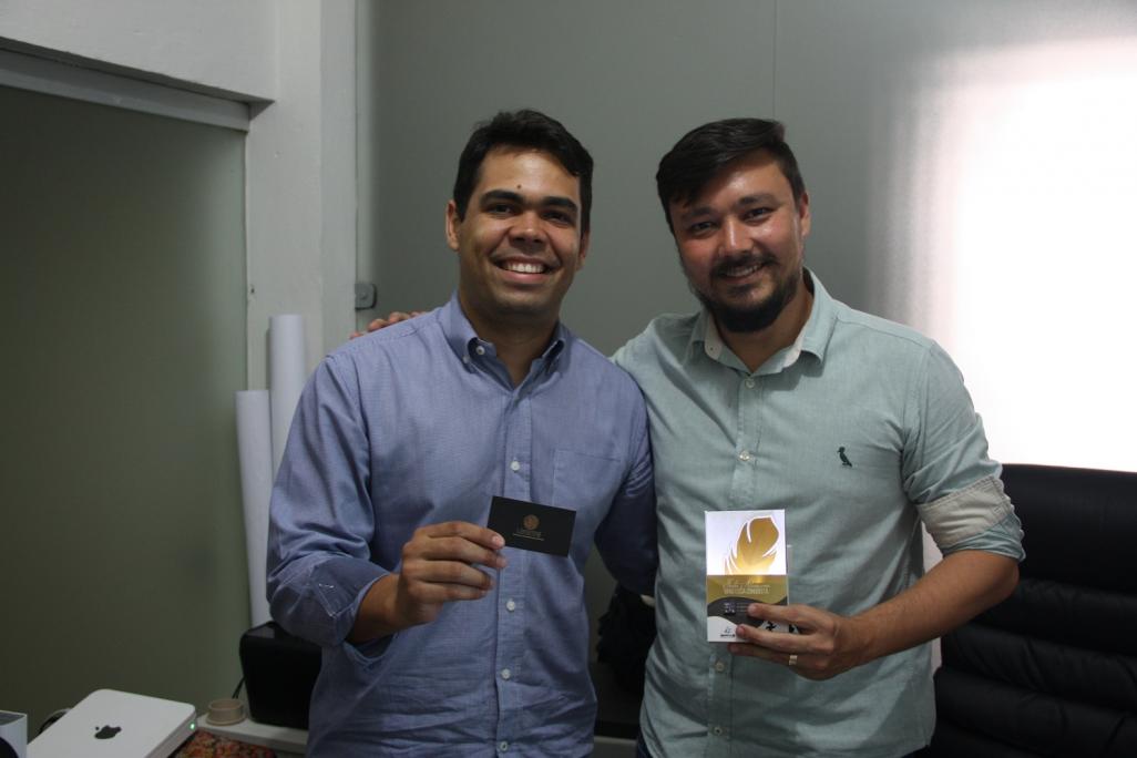 JB entrega brindes personalizados